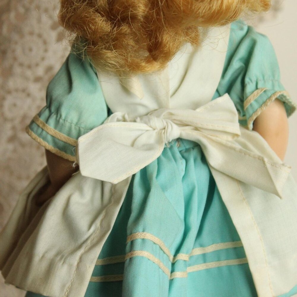 Vintage 1960s 1970s Madame Alexander Doll, Alice In Wonderland, Model # 1552 - Picture 11 of 13